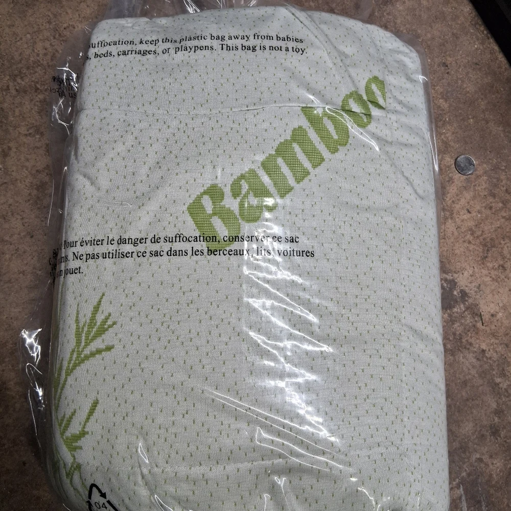 NWT Mattress Pad Queen Size, Bamboo Fabric 60x80
